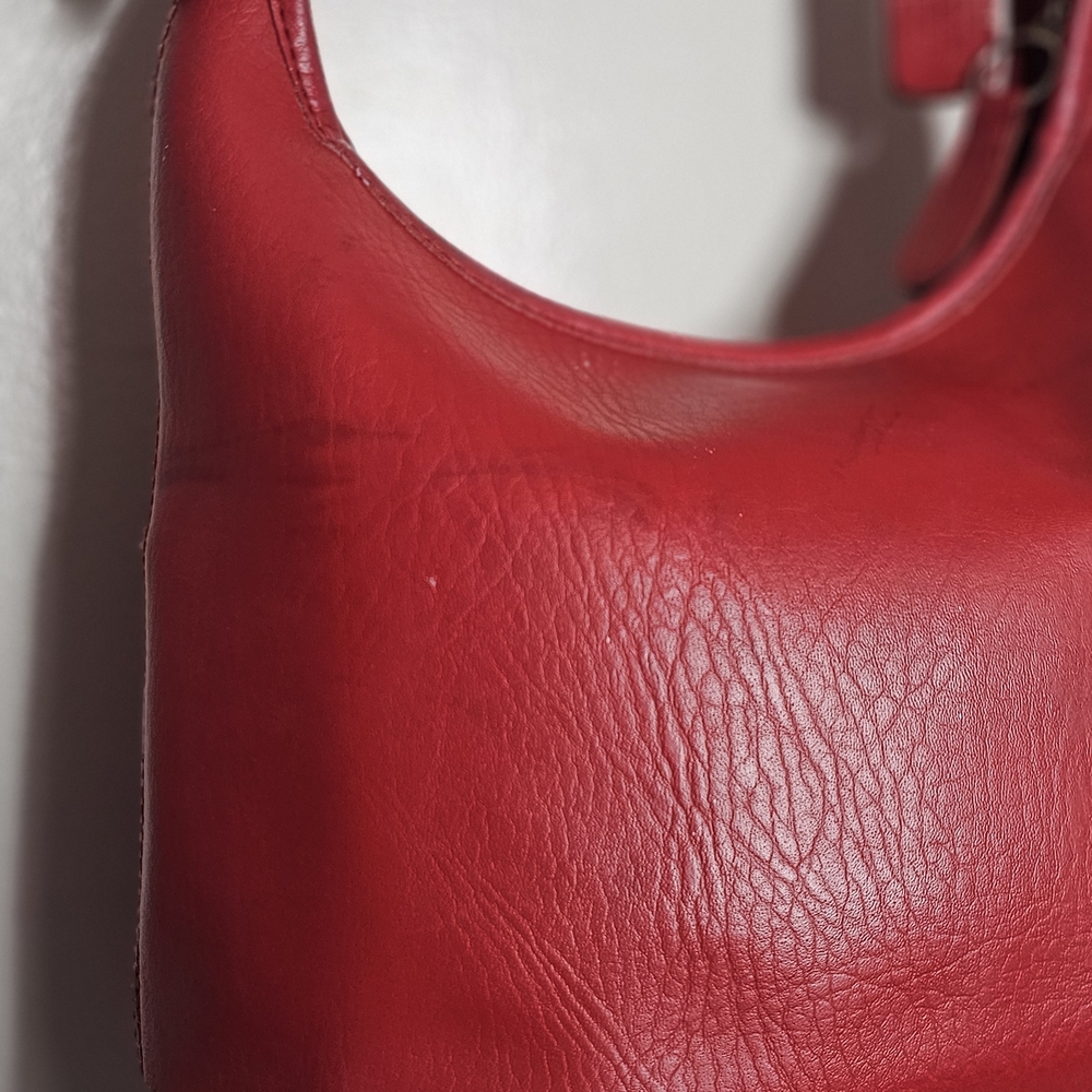 Vintage Coach Soho Red Leather Baguette / Hobo Bag (No. L4C-9956) - Picture 6 of 16
